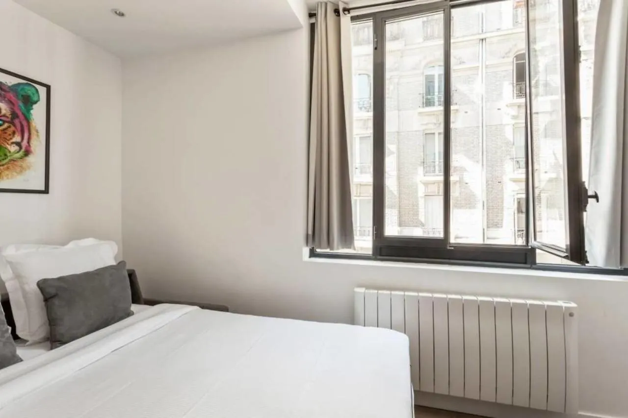Modern Perfectly Equipped And Renovated Paris