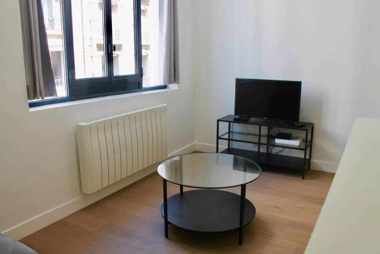 Modern Perfectly Equipped And Renovated Apartamento *